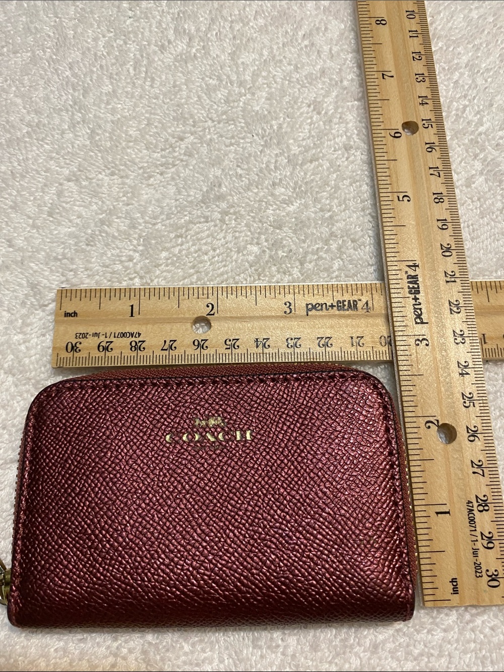 Coach Metallic Wine Zip Card Case Wallet - Picture 2 of 8